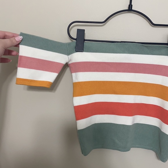 Forever 21+ off the shoulder sweater - Picture 2 of 2